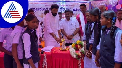 ಮೂಢನಂಬಿಕೆ ಬಿಟ್ಟು ಮಕ್ಕಳಿಗೆ ಸಮ ಶಿಕ್ಷಣ ನೀಡಿ: ಸಚಿವ ಶ್ರೀರಾಮುಲು