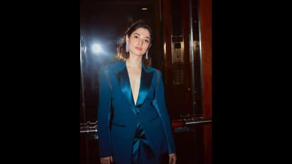 స్టైలిష్ సూట్ లో తమన్నా స్టన్నింగ్ స్టిల్స్.. టాప్ అందాలతో మైండ్ బ్లాక్ చేస్తున్న మిల్క్ బ్యూటీ..