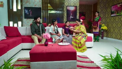 Devatha: దేవుడమ్మ ఇంట్లో బారసాల వేడుకలు... రుక్మిణి వెళ్ళనుందా?