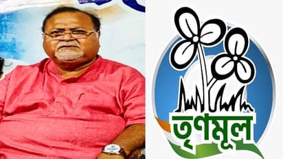 “দলের সঙ্গে ছিলাম, দলের সঙ্গে আছি”, সাংবাদিকদের মাধ্যমে তৃণমূলকেই বার্তা দিলেন পার্থ?