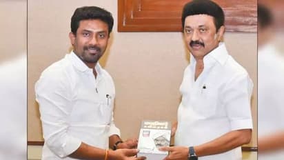 முதல்வரை சந்தித்தது எம்.பி பதவிக்கு தானா ? ஓ.பி ரவீந்திரநாத் சொன்ன அதிர்ச்சி தகவல் !