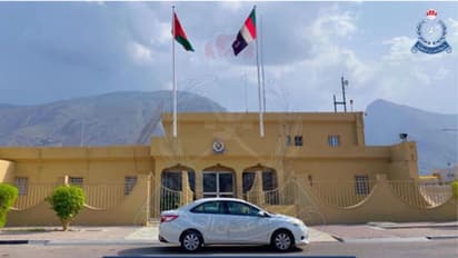 ഒമാനില് വാഹനമോടിച്ച പ്രവാസി ബാലനെ പിടികൂടി; രക്ഷിതാവിനെതിരെ നടപടി