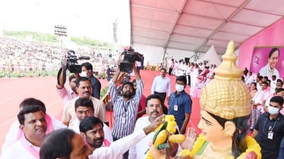 మునుగోడులో కేసీఆర్ ప్రజాదీవెన సభకు పోటెత్తిన ప్రజలు (ఫోటోలు)