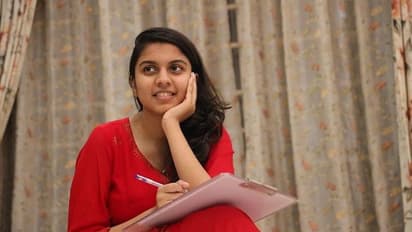 ஹீரோயினாக அறிமுகமாகிறாரா..? நடிகை ரோஜாவின் மகள்..! சீக்ரட்டாக நடக்கும் வேலைகள்!