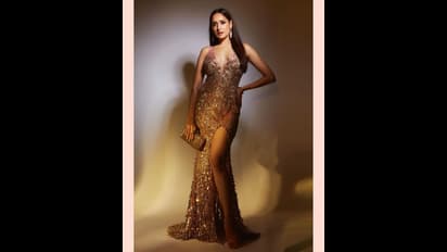 ప్రగ్యా జైస్వాల్ పరువాల జాతర ,  ఒళ్ళంతా కనిపించేలా.. హాట్ హాట్ ఫోజులిస్తూ.. సెగలు పుట్టిస్తున్న భామ