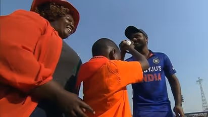 പ്ലയര് ഓഫ് ദ മാച്ചിനെക്കാള് വലിയ അംഗീകാരം! സിംബാബ്വെയിലും ഹൃദയം കവര്ന്ന് സഞ്ജു സാംസണ്