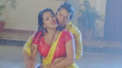 মোনালিসা এবং নিরহুয়ার ভোজপুরি গানের অশ্লীল মিউজিক ভিডিও ফের ইউটিউবে ভাইরাল হয়েছে