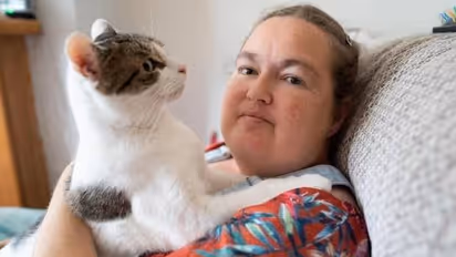 ഹൃദയാഘാതമുണ്ടായി, ഉടമയെ രക്ഷിച്ചത് പൂച്ച!