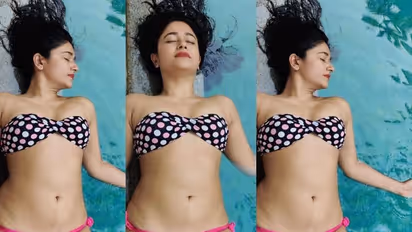 Poonam Bajwa: టూపీస్ బికినీలో పూనమ్ బజ్వా, స్విమ్మింగ్ పూల్ లో వేడి సెగలు.. గ్లామర్ బాంబ్ లాగా బ్లాస్టింగ్ 