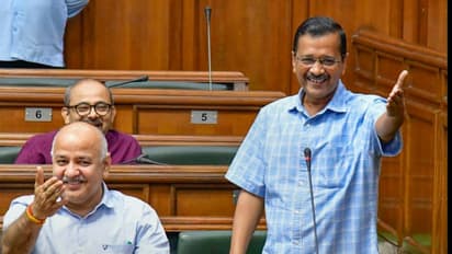 മദ്യനയത്തിന് പിന്നാലെ ലോഫ്ലോർ ബസ് വാങ്ങിയതിലും അഴിമതി ആരോപണം , കെജ്രിവാൾ സർക്കാരിനെതിരെ സിബിഐ അന്വേഷണം