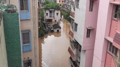 14 साल बाद जमशेदपुर में भीषण बाढ़: 2 हजार से ज्यादा घर डूबे, 24 घंटे से घरों में कैद हैं लोग, देखिए फोटो