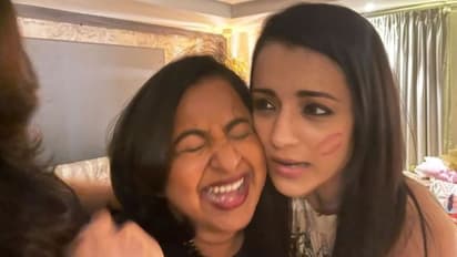 சூர்யா, ஜோதிகா, தனுஷ், போன்ற நடிகர்கள் கலந்து கொண்ட ராதிகாவின் பிறந்தநாள் பார்ட்டி.! வைரலாகும் போட்டோஸ்!