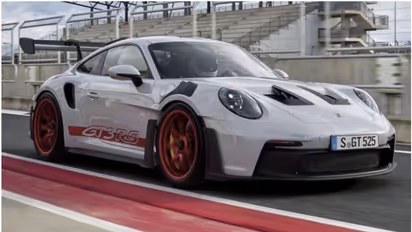 കണ്ടാല് ആരും കൊതിച്ച് പോകും; ആഗോള വിപണി കീഴടക്കാന് പോര്ഷെയുടെ പുതിയ അവതാരം