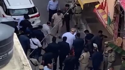 పెద్దలను గౌరవించడం మాకు అలవాటు.. చెప్పులందించడం గులామ్ గిరియా?: ట్రోలింగ్పై బండి సంజయ్ ఫైర్