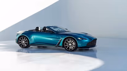 బ్రిటీష్ బ్రాండ్ ఆస్టన్ మార్టిన్ కొత్త లగ్జరీ కార్.. కేవలం 3 సెకండ్లలో దీని స్పీడ్ ఎంతో తెలుసా..?