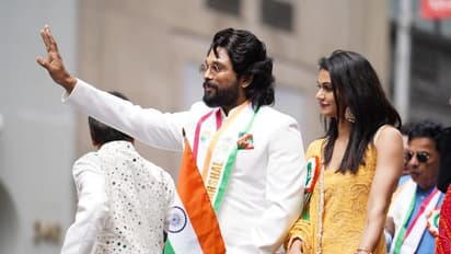 అల్లు అర్జున్ కు దక్కిన అరుదైన గౌరవం.. న్యూయార్క్ లోని ఇండియా డే పరేడ్ కు హాజరైన బన్నీ.. ఘన సత్కారం.. 