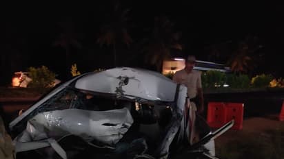 Hoskote: ಕಾರುಗಳು ನಡುವೆ  ಡಿಕ್ಕಿ: ಇಬ್ಬರು ಸ್ಥಳದಲ್ಲೇ  ಸಾವು, ಮೂವರ ಸ್ಥಿತಿ ಗಂಭೀರ 