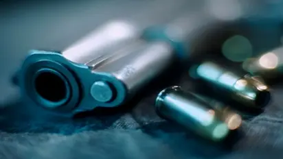 പ്രവാസിക്ക് നേരെ വെടിയുതിര്ത്ത സ്വദേശി യുവാവ് അറസ്റ്റില്