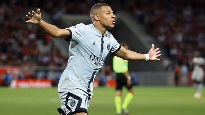 സൗദിയില് നിന്ന് എംബാപ്പെയ്ക്ക് വന് ഓഫര്! ഒരു വര്ഷ കരാറില് പണം വാരിയെറിഞ്ഞ് അല് ഹിലാല്