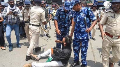 बेरोजगार टीचर कैंडिडेट्स पर टूटी पुलिस की लाठियां, 'तिरंगा' देखकर भी नहीं रुके पुलिस के हाथ, Viral Photos