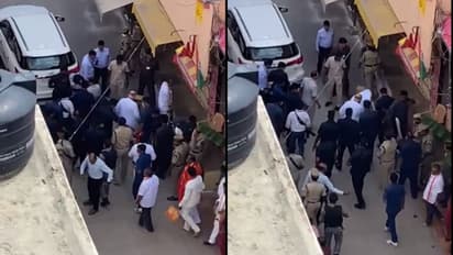 അമിത് ഷായുടെ ചെരുപ്പെടുത്ത് ബിജെപി അധ്യക്ഷൻ, 'തെലങ്കാനയുടെ അഭിമാനം പണയം വച്ചെന്ന് വിമർശനം' -വീഡിയോ