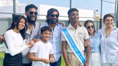 മക്കൾക്ക് വേണ്ടി അവർ ഒരുമിച്ചെത്തി; വിവാഹമോചന ശേഷം ധനുഷും ഐശ്വര്യയും ആദ്യമായി പൊതുവേദിയിൽ