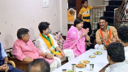 ज्योतिरादित्य सिंधिया ने फिर चौंकाया, बड़ा सरप्राइज लेकर पहुंचे इस नेता के घर, कभी-दोनों थे धुर विरोधी