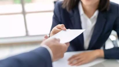 കറണ്ട് ബില്ലടക്കാൻ തൊഴിലാളികള്‍ക്ക് 18,500 'എക്സ്ട്രാ' നല്‍കി മുതലാളി