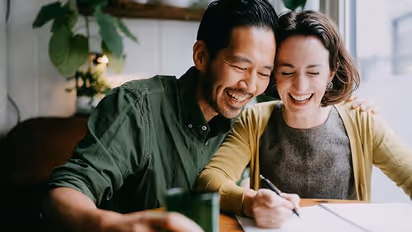 Relationship Tips: ಯಾವಾಗ್ಲೂ ಹ್ಯಾಪಿ, ಹ್ಯಾಪಿಯಾಗಿರೋ ಜೋಡಿ ನೀವಾಗ್ಬೇಕಾ? ಈ ಟಿಪ್ಸ್ ಫಾಲೋ ಮಾಡಿ 