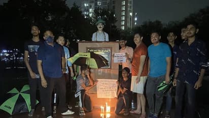 JEE Advanced से पहले स्टूडेंट्स ने क्यों निकाला कैंडल मार्च, जानें किस बात से हैं नाखुश 