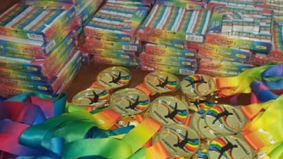 നിരോധിത കളറുകളിലുള്ള പഠനോപകരണങ്ങള്‍ പിടിച്ചെടുത്ത് ഒമാന്‍ അധികൃതര്‍