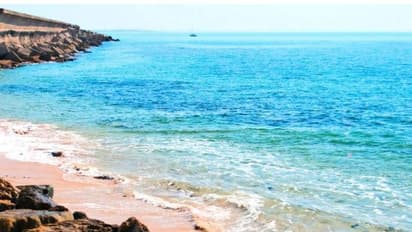 തലയില്ല, നഗ്ന ശരീരം, തീരത്തടിഞ്ഞത് സ്ത്രീ ശരീരമെന്ന് തെറ്റിദ്ധരിച്ച് നാട്ടുകാർ, പരിഭ്രാന്തി...