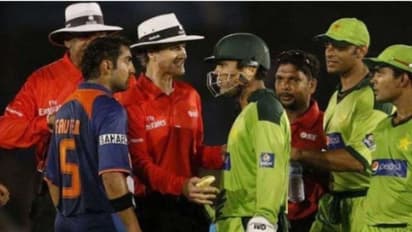 വാക്ക് കൊണ്ട് 'തല്ലുമാല'; ഇന്ത്യ-പാക് ക്രിക്കറ്റ് പോരാട്ടങ്ങളിലെ മൂന്ന് കുപ്രസിദ്ധ വാക്പ്പോരുകള്