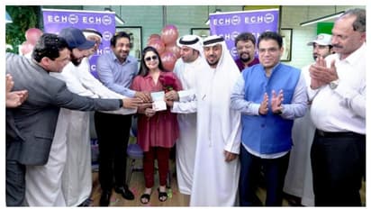 ചലച്ചിത്ര നടി നഗ്മ യുഎഇ ഗോള്ഡന് വിസ സ്വീകരിച്ചു