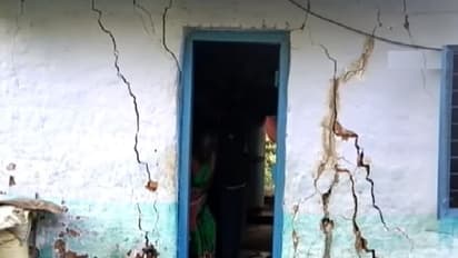 திடீரென விரிசல் விடும் வீடுகள்… அச்சத்தில் மக்கள்… நீலகிரியில் நடப்பது என்ன?