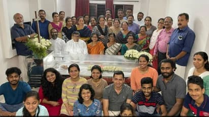 ಹಿರಿಯಜ್ಜಿಯ ಶವಪೆಟ್ಟಿಗೆ ಮುಂದೆ ಕುಟುಂಬದವರ ಸಖತ್ ಪೋಸ್‌: ಫೋಟೋ ವೈರಲ್