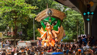 గణేష్ చతుర్థి 2022: మహారాష్ట్రలో వినాయక చవితి ఉత్సవాలు ఎంత ఘనంగా నిర్వహిస్తారో తెలుసా ?