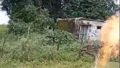 ನೀರು, ಬೆಂಕಿ ಎರಡನ್ನೂ ಉಗುಳುತ್ತಿದೆ ಈ ಕೈ ಪಂಪ್..! ವಿಡಿಯೋ ವೈರಲ್‌