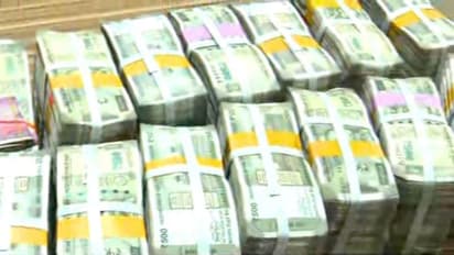 പാലക്കാട് 73 ലക്ഷം രൂപ കള്ളപ്പണം പിടികൂടി