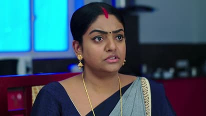 Karthika Deepam: గతం మర్చిపోయిన డాక్టర్ బాబుకు భార్యగా మోనిత.. ఆమెను చెడామడా తిట్టేసిన కార్తీక్!