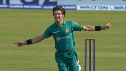 Asia Cup 2022: భారత్తో పోరుకు ముందు పాక్కు భారీ షాక్.. గాయంతో మరో పేసర్ దూరం