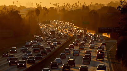 പെട്രോള്, ഡീസല് വാഹന വില്പ്പനയ്ക്ക് പൂര്ണ നിരോധനം, ഇത് ലോകത്തില് ആദ്യം!