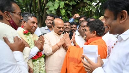 ಆಜಾದ್ ಬೆನ್ನಲ್ಲೇ ಪಕ್ಷ ತೊರೆಯುವ ಸಾಧ್ಯತೆ: ಸುಧಾಕರ್ ಭೇಟಿ ಮಾಡಿದ ಮುನಿಯಪ್ಪ