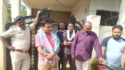 नहीं देखा होगा ऐसा प्यार: शादी के 25 साल बाद पत्नी की मौत, पति ने शव के साथ जो किया उसे देख पुलिस भी शॉक्ड