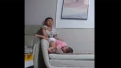 కింద పడుతున్న చెల్లెని కాపాడిన ఐదేళ్ల బుడతడు..!