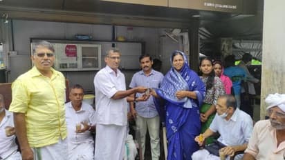 പ്രായം 75 കഴിഞ്ഞതാണോ ഈ കടയിൽ ചായയ്ക്ക് രണ്ട് രൂപ മതി..!