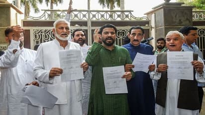 गुलाम नबी आजाद के इस्तीफे के बाद कांग्रेस को लगा एक और झटका, जम्मू-कश्मीर के 5 नेताओं ने दिया इस्तीफा