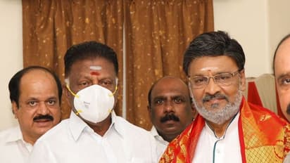 ஓபிஎஸ் உடன் இயக்குநர் பாக்கியராஜ் சந்திப்பு.. அனைவரும் ஒன்றிணைந்து அதிமுகவை பலப்படுத்த வேண்டும் என கோரிக்கை.