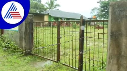 Chikkamagaluru; ಸರ್ಕಾರಿ ಶಾಲೆಯ ಕಾಂಪೌಂಡ್ ಕೆಡವಿಸಿದ ಬಲಾಡ್ಯರು