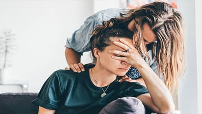 ब्रेकअप हुआ है जीवन खत्म नहीं, इन 5 तरीकों से इस दर्द से निकल सकते हैं बाहर